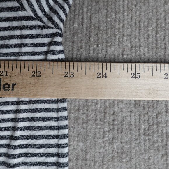 Psycho Bunny Shirt XL / 7 White Gray Striped Chest Pocket NEW - Picture 8 of 8